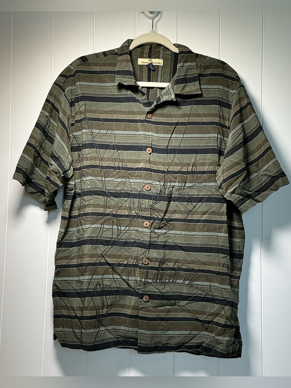 Tommy Bahama Camp Shirt Mens Medium Black Green Hawaiian 100% Silk Stripe Floral